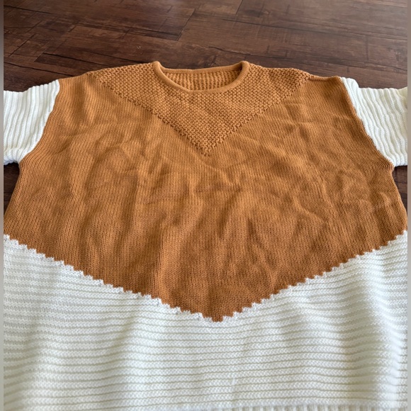 New | Color-block Sweater - Picture 2 of 5